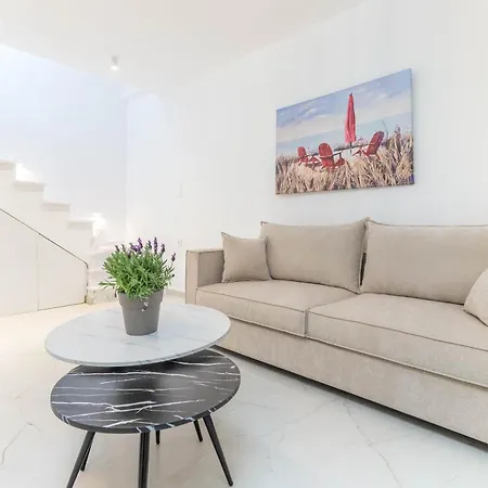 Apoikia Luxury Living