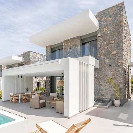 Vila Apoikia Luxury Living *